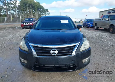 2015 Nissan Altima 2.5 Sv из США, поврежденный, VIN 1N4AL3AP1FC134831